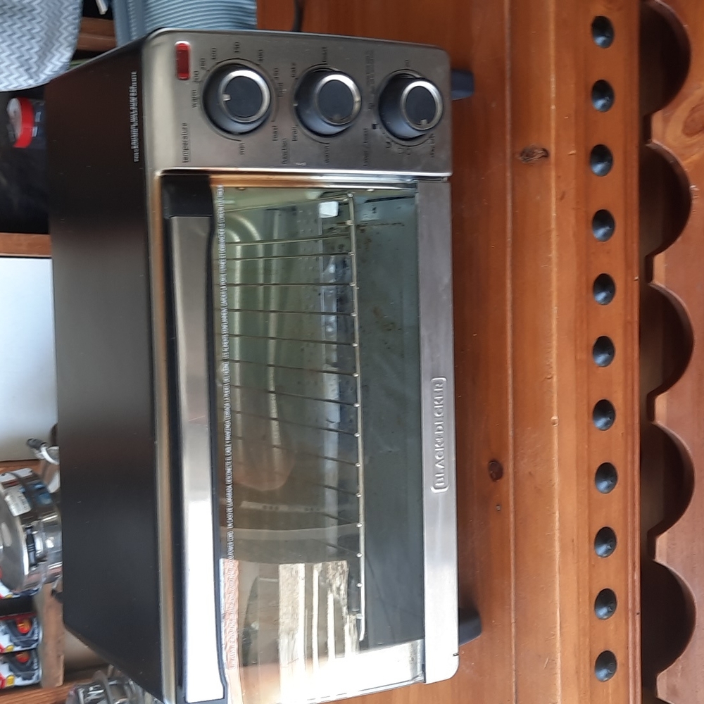 Black and Decker 4-Slice Toaster Oven